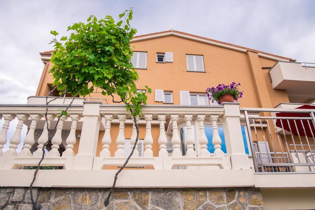 Apartments Vall Krk Town Esterno foto